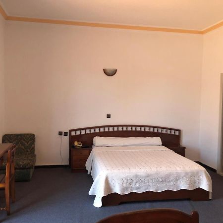 Hotel Choumis Haj Messaoud Larache Eksteriør bilde