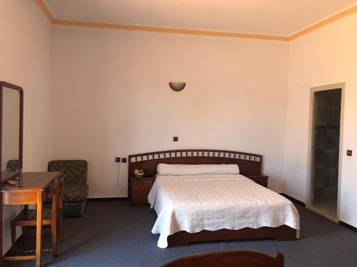 Hotel Choumis Haj Messaoud Larache Eksteriør bilde